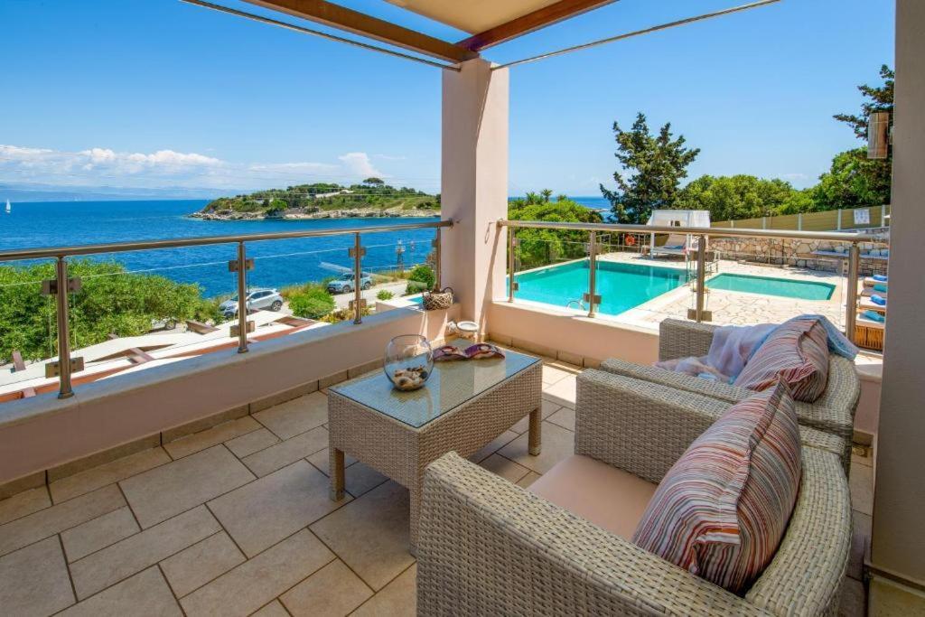 Sea View Suite With Pool Ґайос Екстер'єр фото