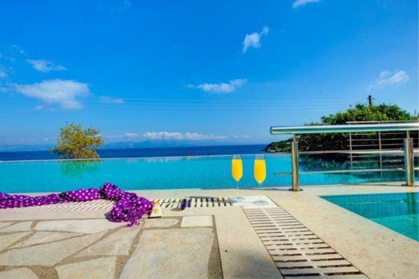 Sea View Suite With Pool Ґайос Екстер'єр фото